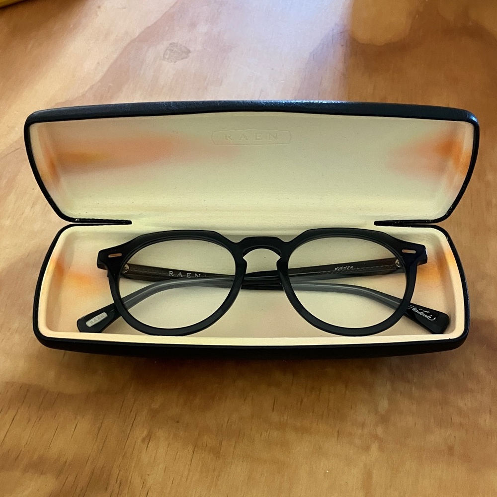 RAEN Matte Black Round Glasses